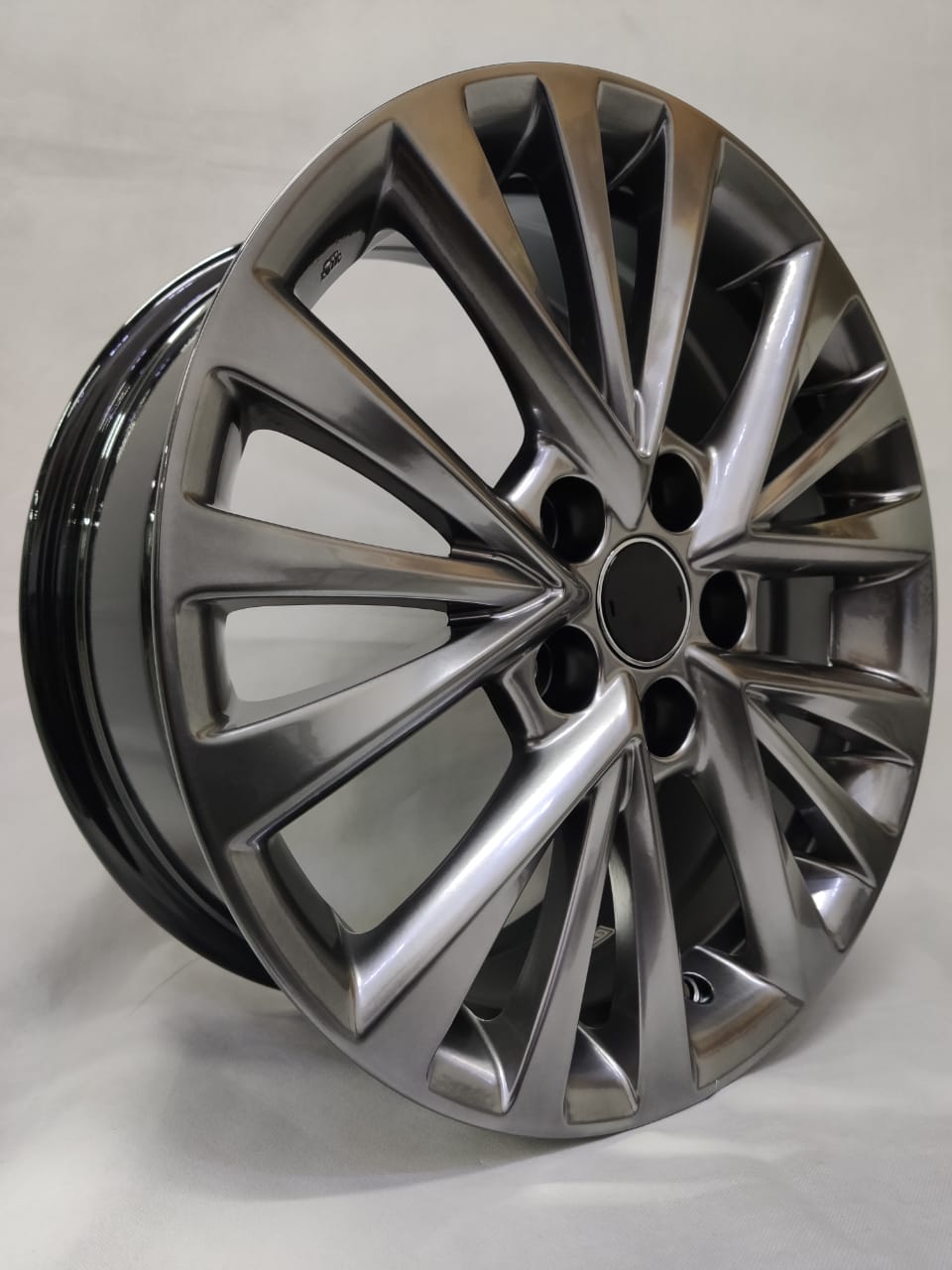 Купить Комплект дисков Replica 570 7x175x114.3 D60.1 ET40 графит -  VipWheels