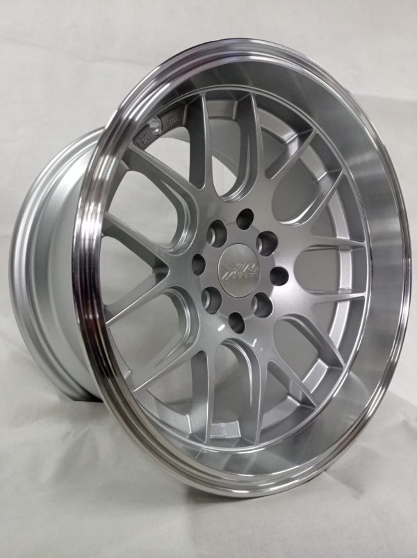 Комплект дисков XXR 530 8.25x15/4x114.3 D73.1 ET0 серебристый