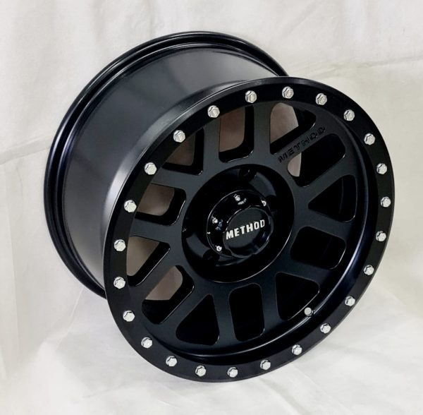 Комплект дисков Method 22051-12 9x17/6x139.7 ET0 DIA112 Matt black