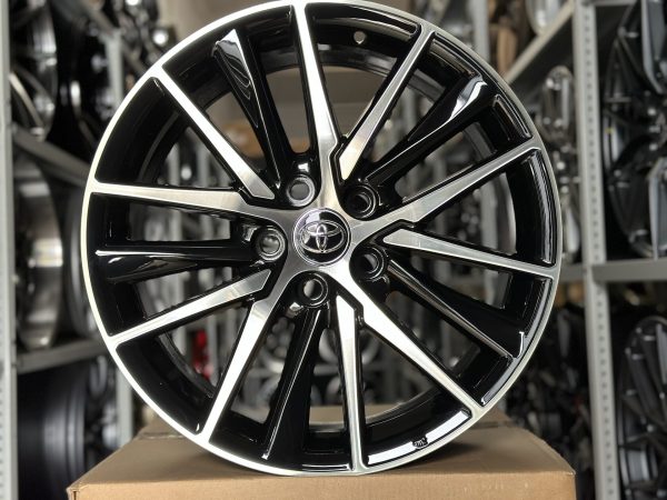 Комплект дисков Ipeople-Wheels ip-1548 Camry r18 8j EТ45 5*114.3