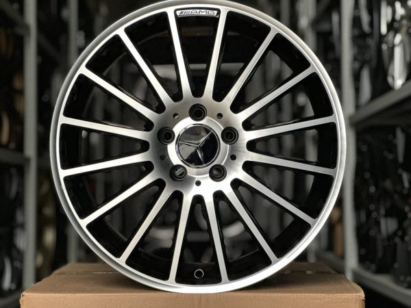 Комплект дисков Ipeople-Wheels ip-1132 r18 8j ET+40 5*112