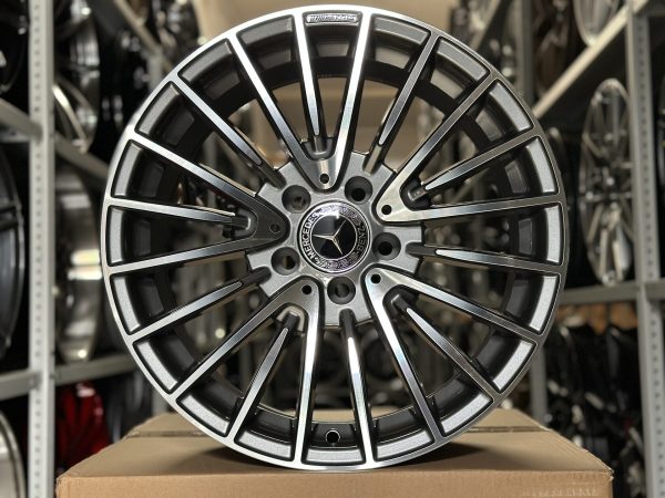Комплект дисков Ipeople-Wheels ip-1567 r17 8.0j ET+35 5*112