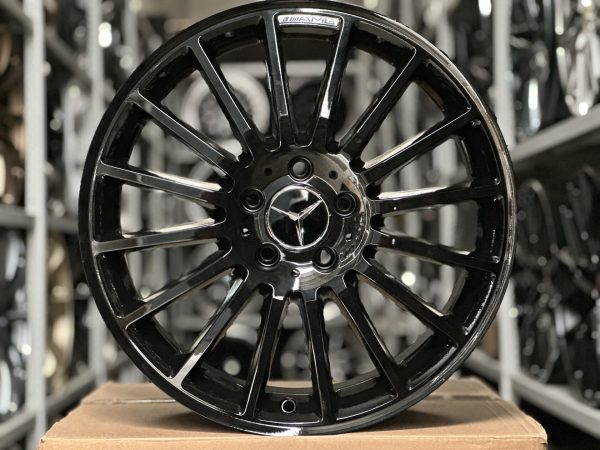 Комплект дисков Ipeople-Wheels ip-1134 R18 8j ET+40 5*112