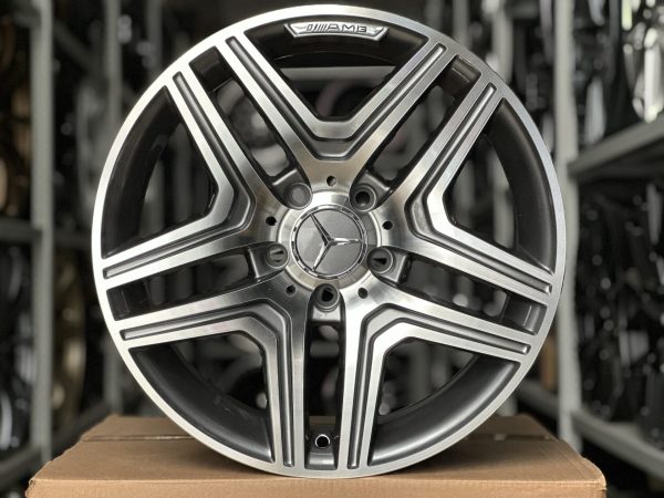 Комплект дисков Ipeople-Wheels ip-1528 r17 8.0j ET+35 5*112