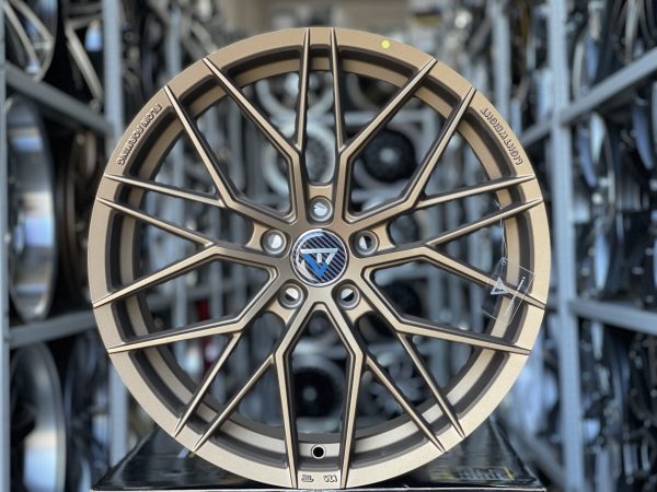 Комплект дисков Ipeople-Wheels ip-1446 VLF06 R18 8j et+38 5*114,3