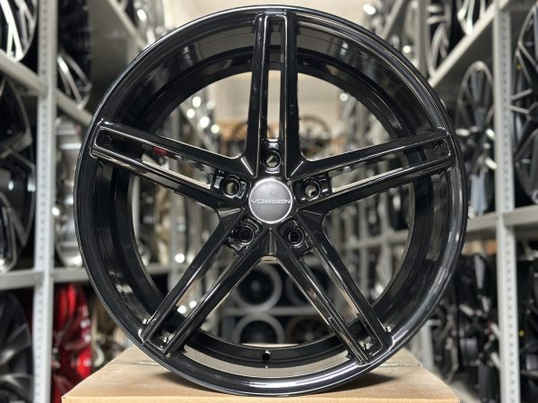 Комплект дисков Vossen-iP-0223 CV5 r18 8.5j et+35 5*114.3 Black