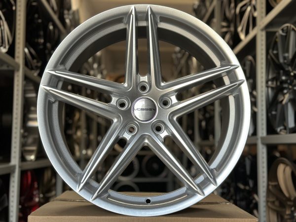 Комплект дисков Vossen-iP-1701 VFS-5 R18 8j et+35 5*114.3 Silver Machine Face